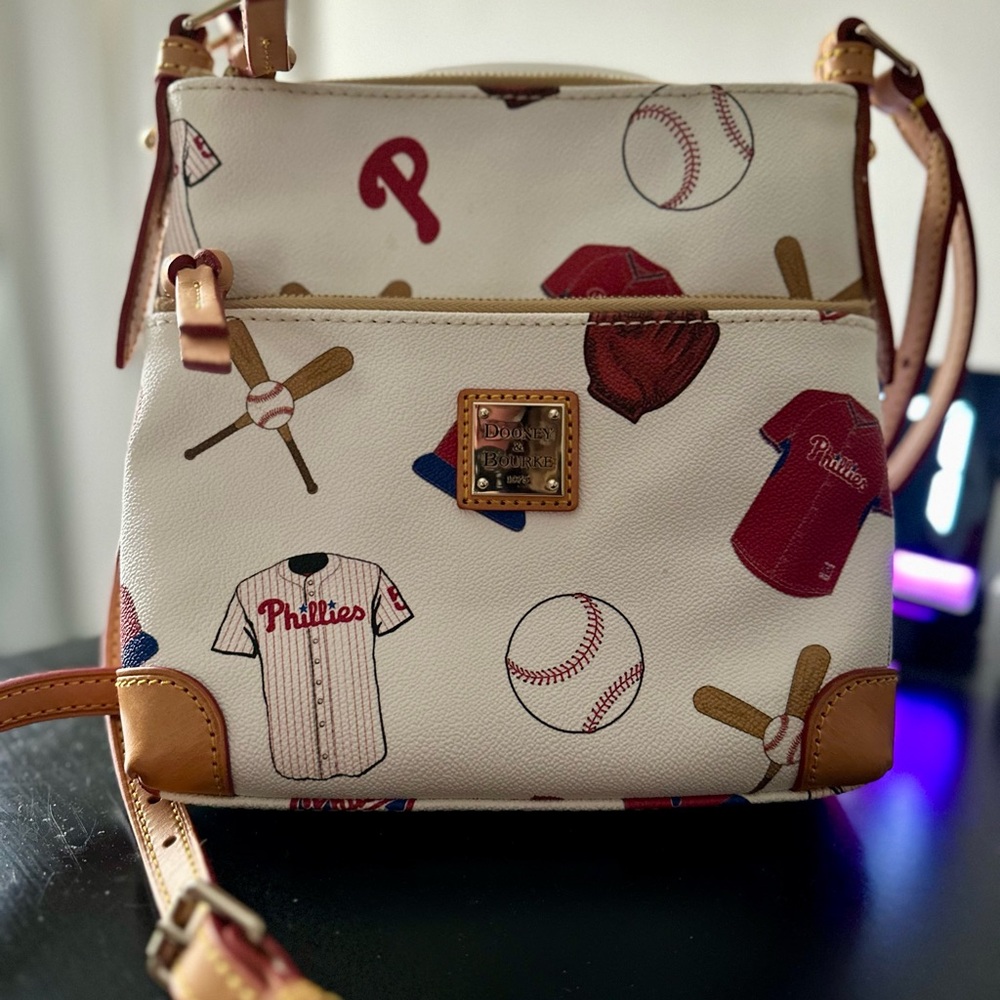 Dooney & Bourke Philadelphia Phillies ⚾️ Crossbody Bag